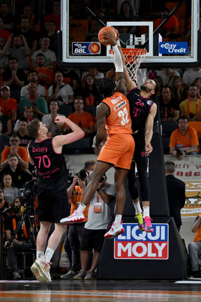 走拉文而 走拉文而