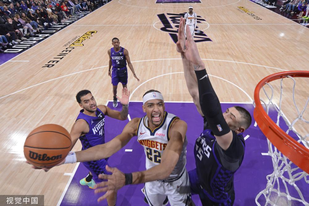 引发球迷的 引发球迷的