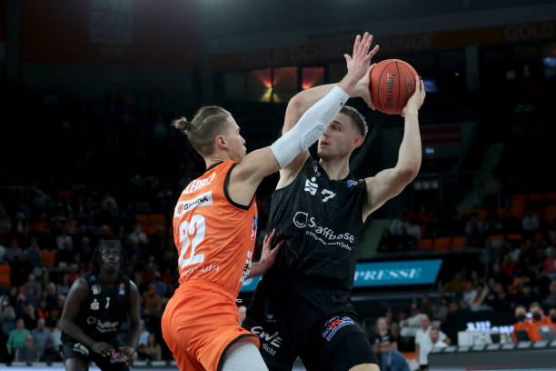 持多年的中 持多年的中